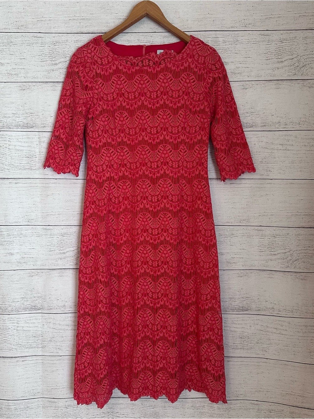 Dainty Jewell’s Scalloped Red Midi Dress.